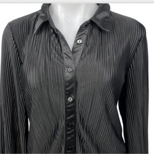 Nicole Miller Black Pleated Long Sleeve Button Down